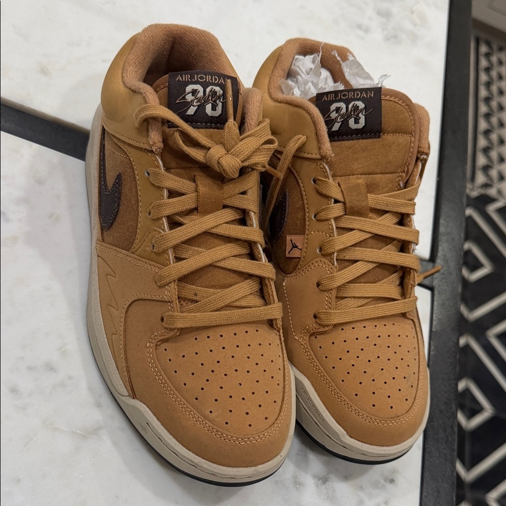 Jordan Men's Brown Sneakers